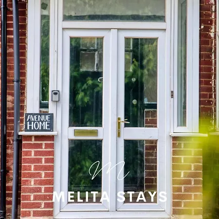Stunning 5 Bedroom With Garden And Parking Holiday home Birmingham