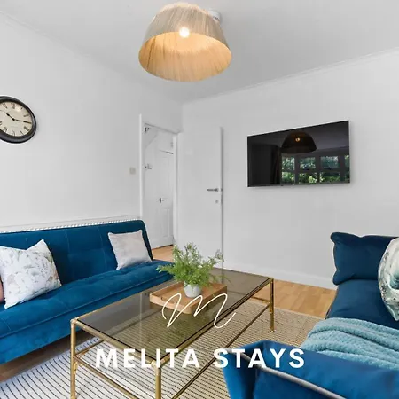 Stunning 5 Bedroom With Garden And Parking Birmingham