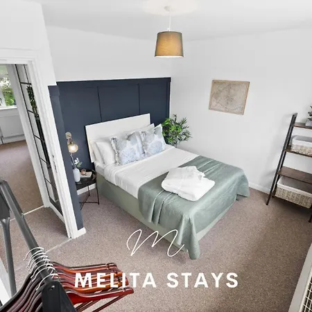 Stunning 5 Bedroom With Garden And Parking * Birmingham